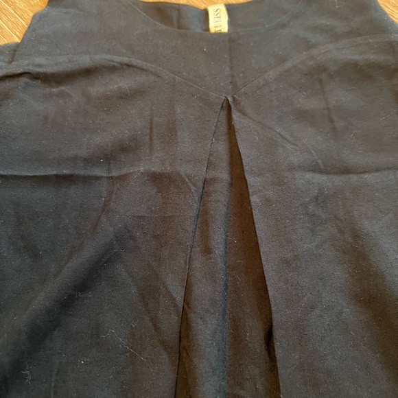 Kate and Kass black sleeveless top - Picture 2 of 5